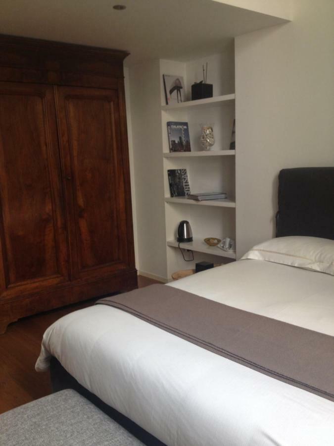La Casa Di Marella Suites In Couette-café Naples